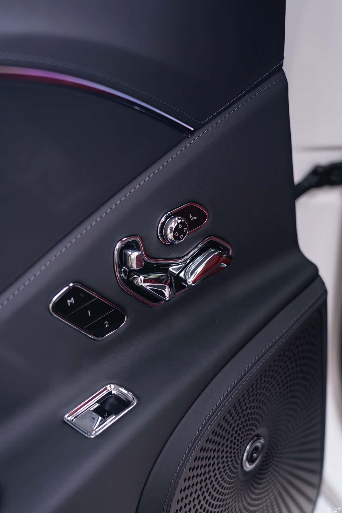 Bentley Flying Spur, 2025 20