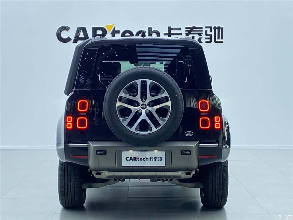 Land Rover Defender, 2023 4