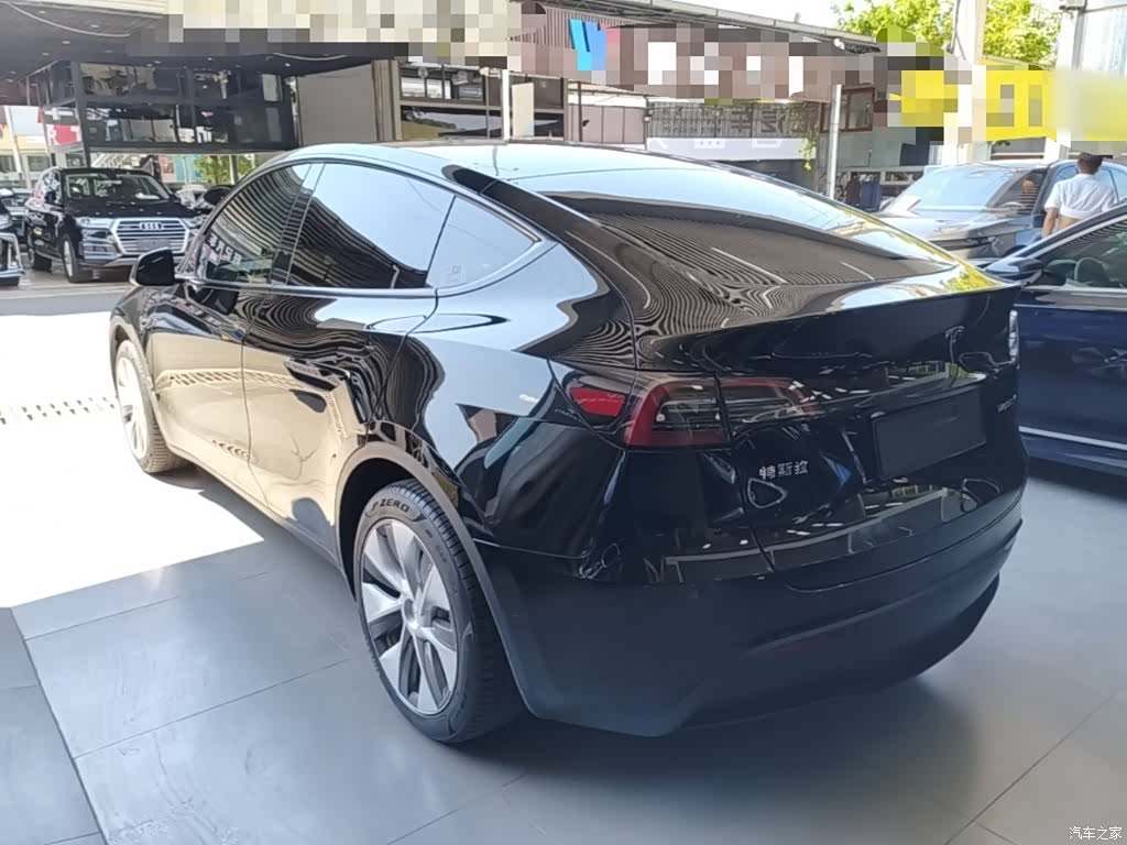 Tesla Model Y, 2023 все фото