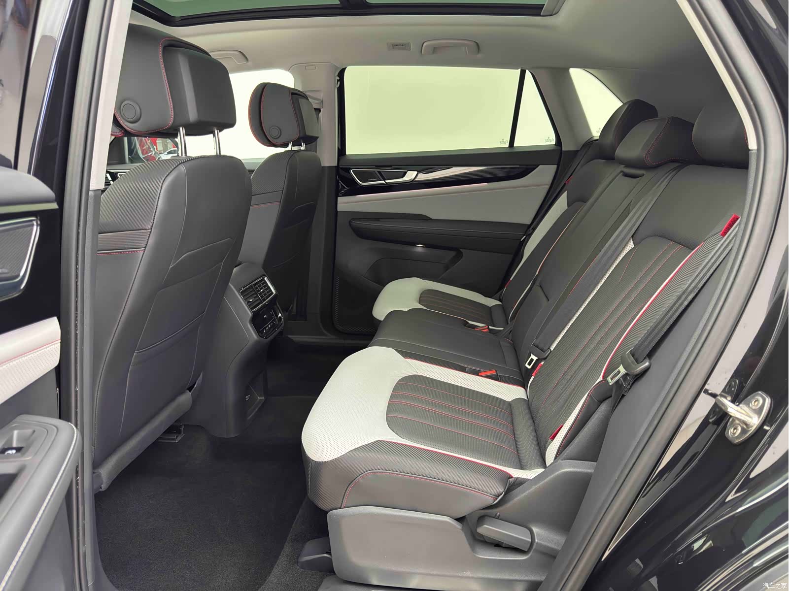Volkswagen Teramont X, 2024 18