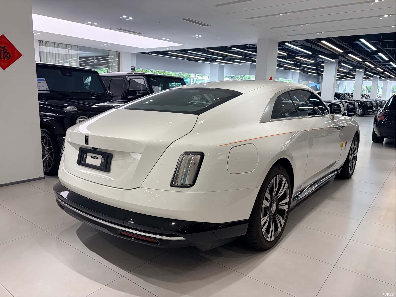 Rolls-Royce Spectre, 2026 13