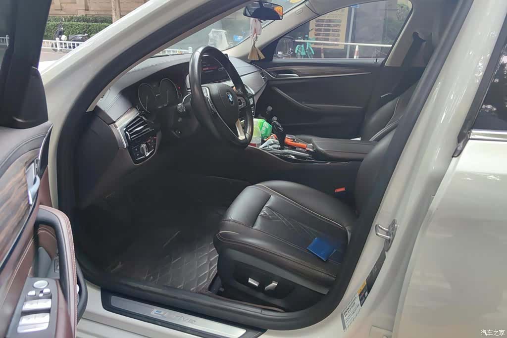 BMW 5 Series, 2018 9