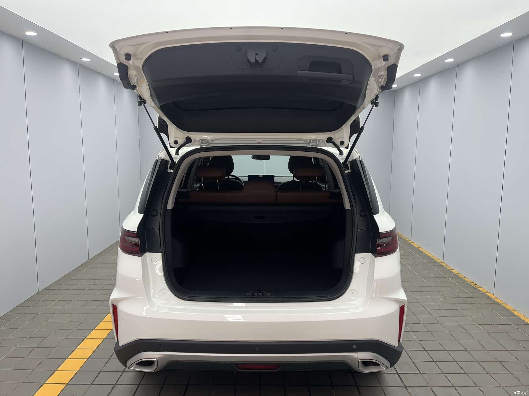 Geely X6, 2022 18