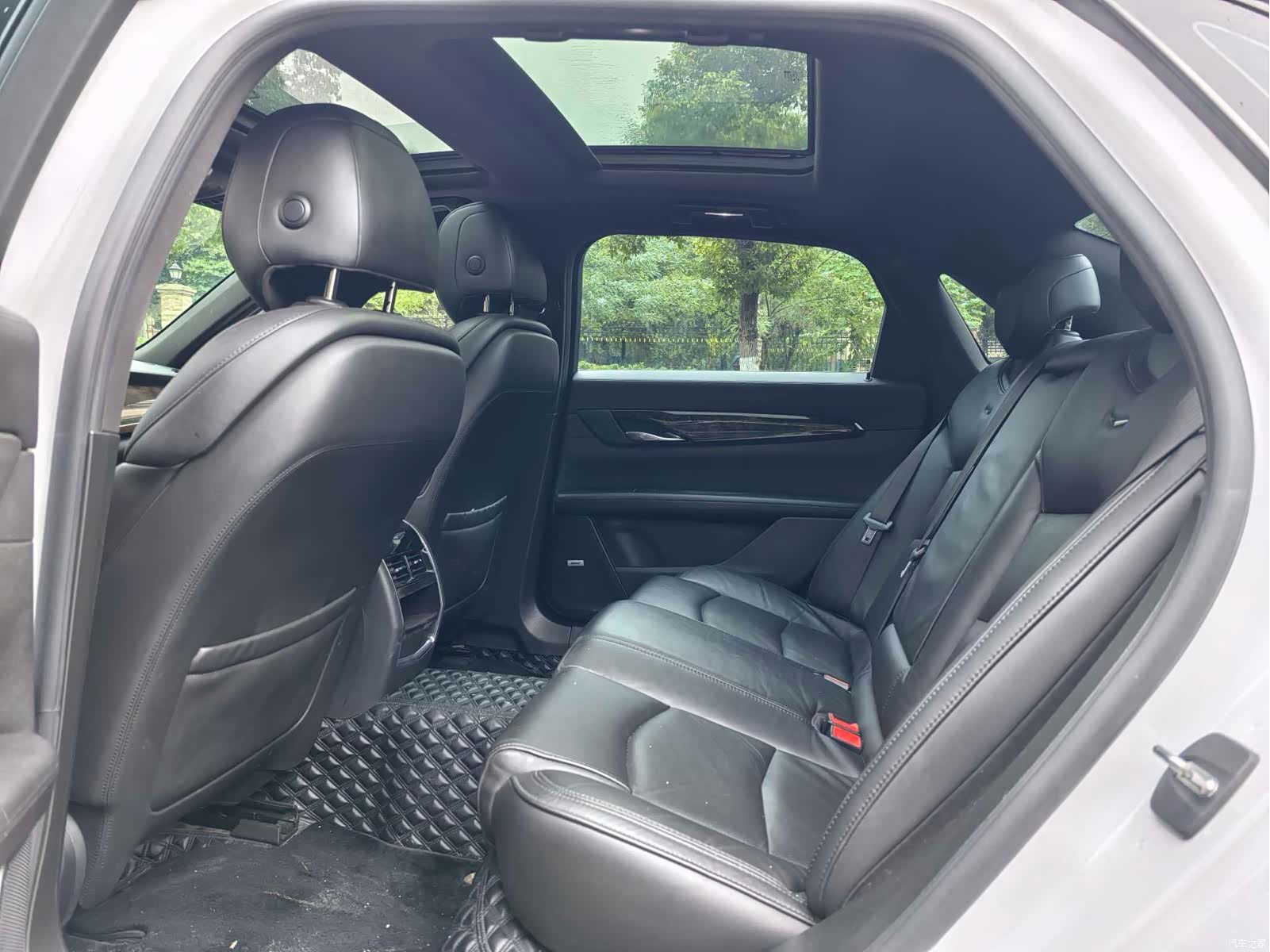 Cadillac CT6, 2021 все фото