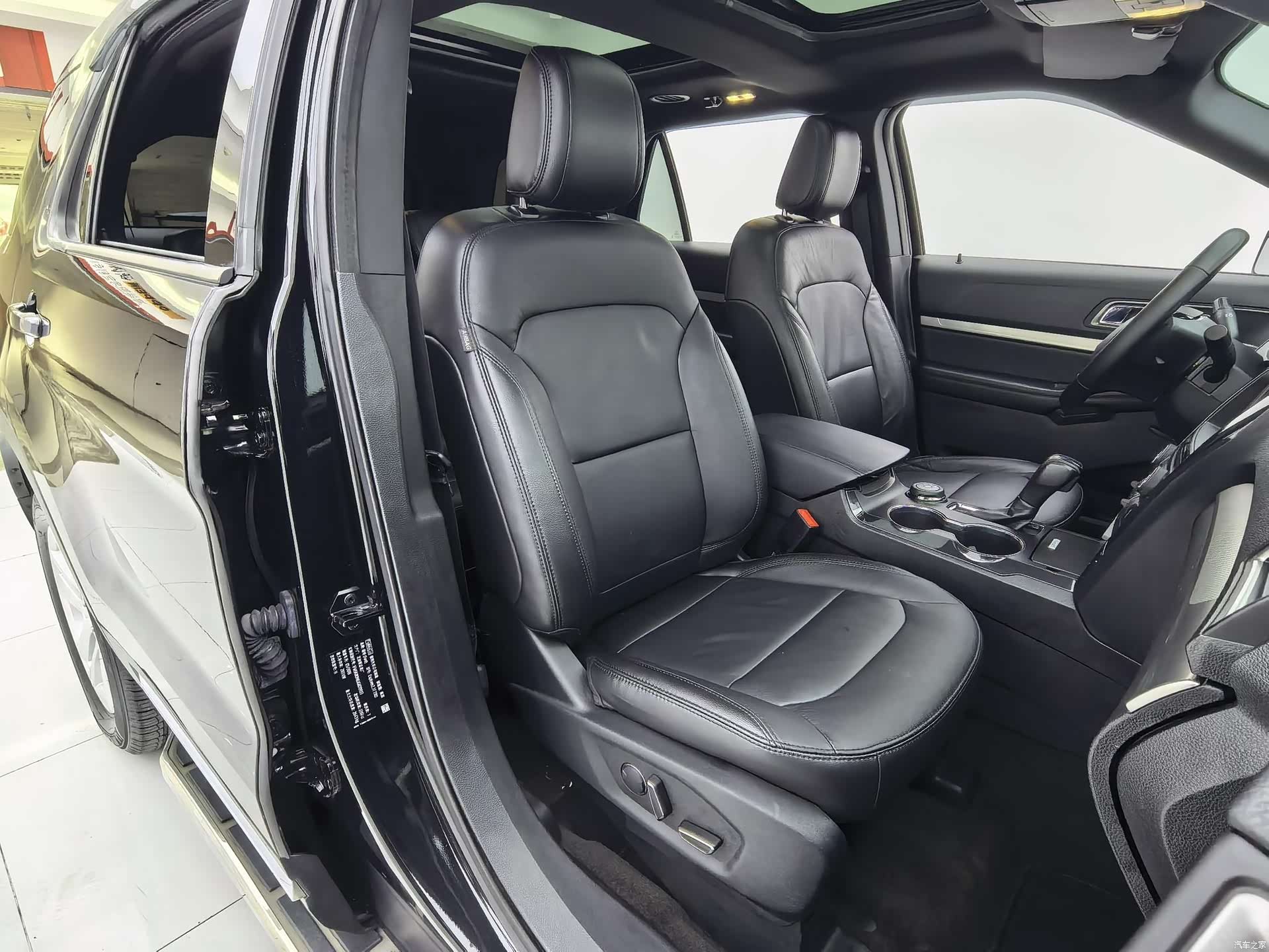 Ford Explorer, 2019 25
