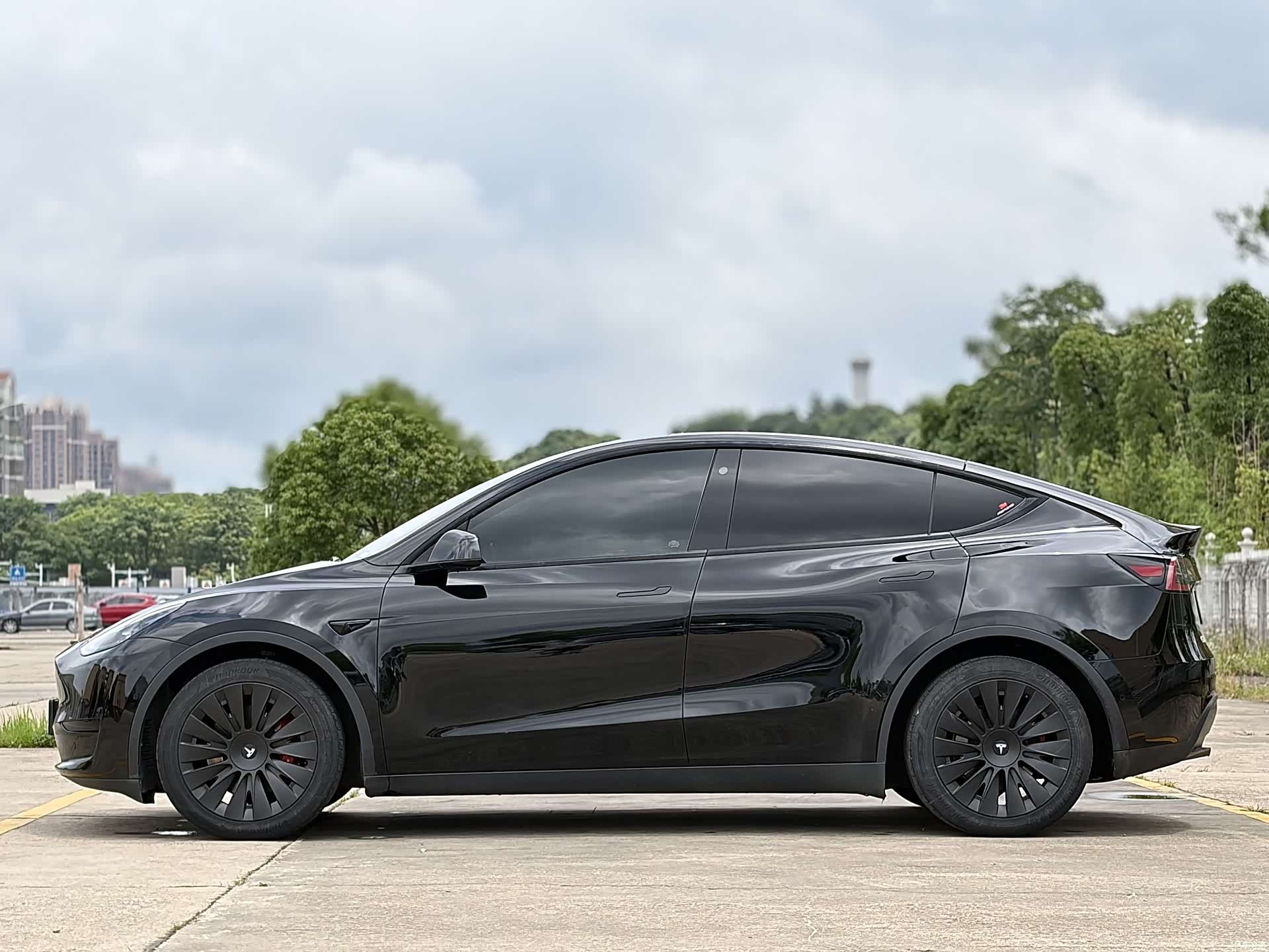 Tesla Model Y, 2022 3