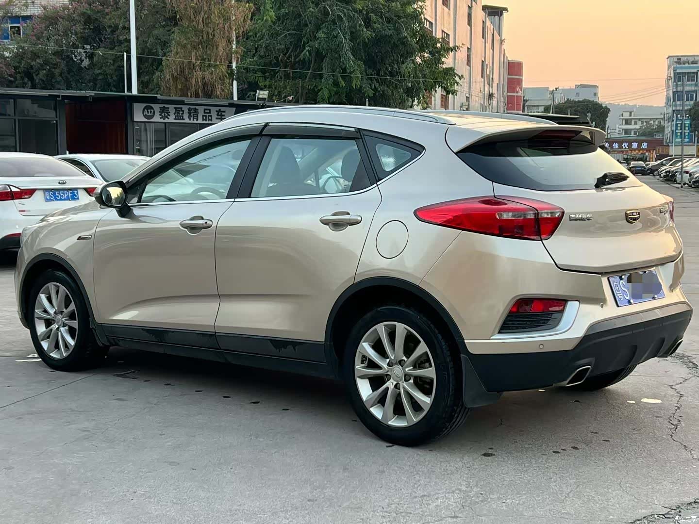 Geely Emgrand, 2017 9