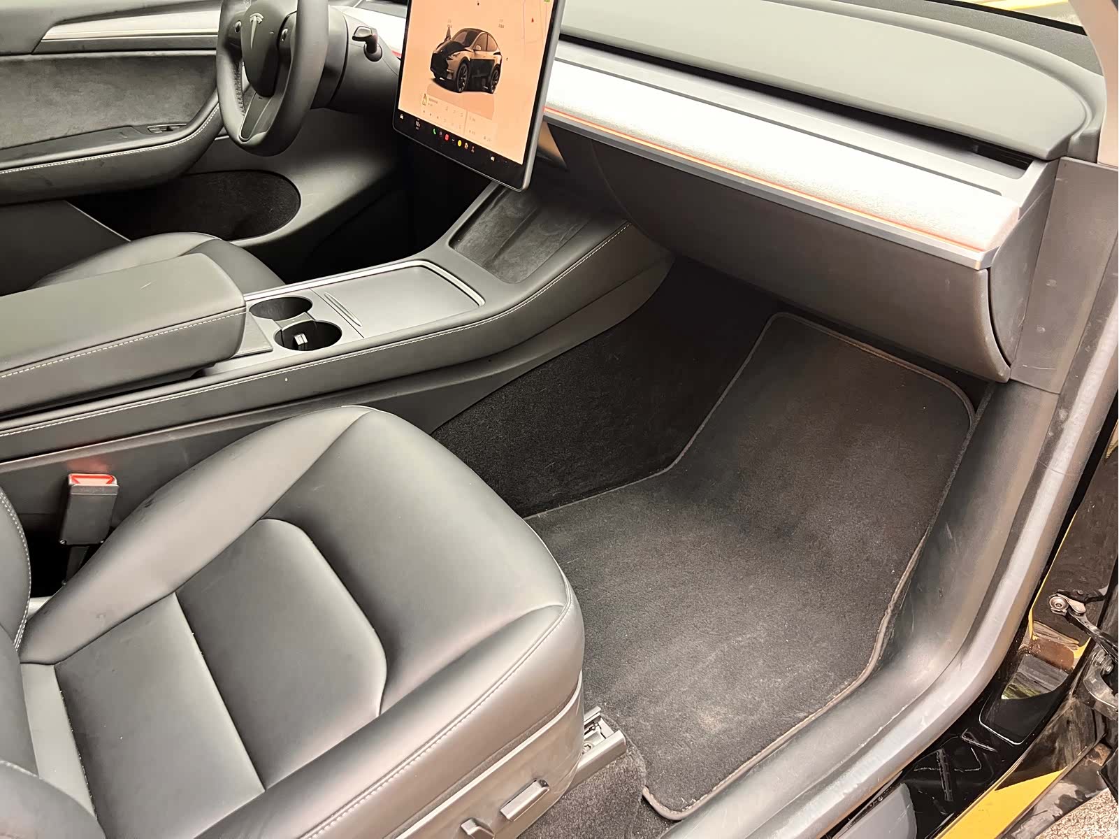 Tesla Model Y, 2022 11