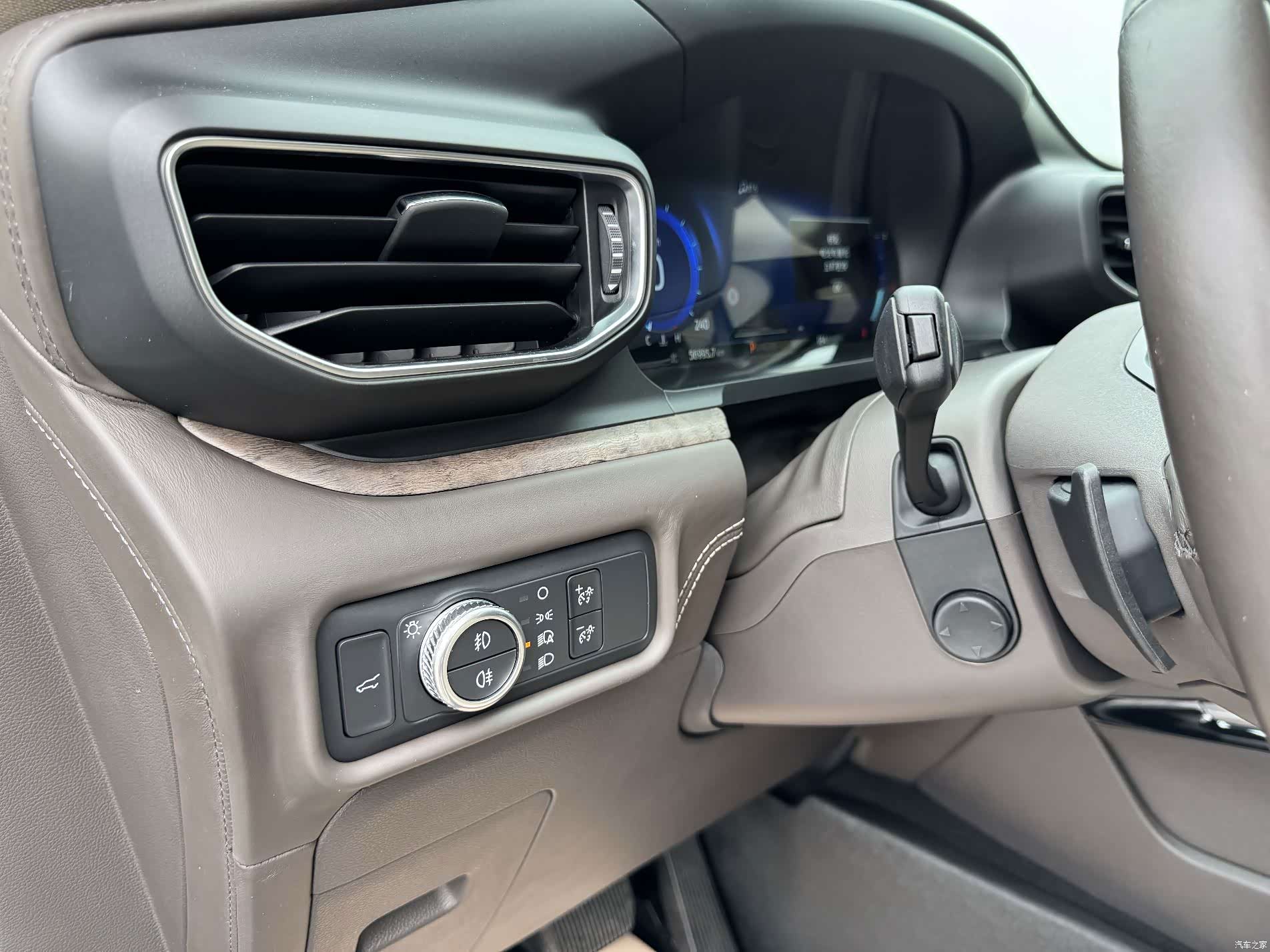Ford Explorer, 2020 36