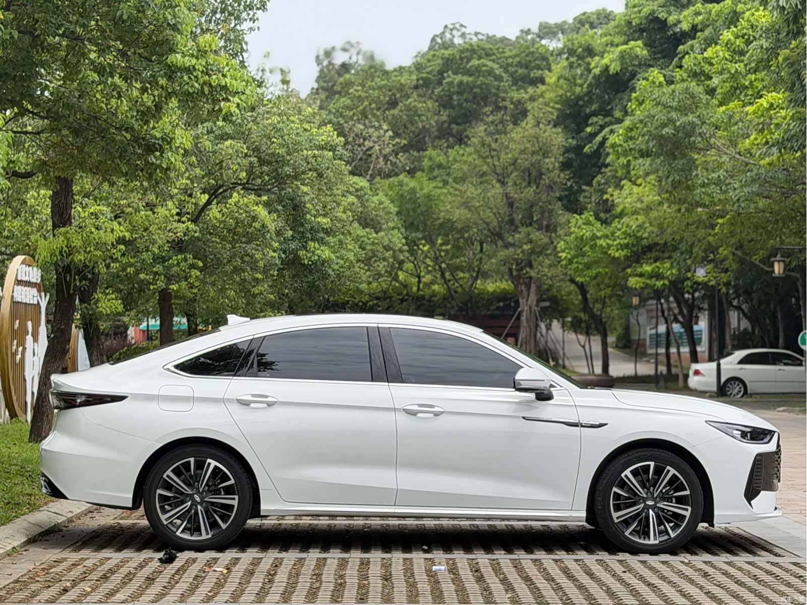 Chery Arrizo 8, 2025 7