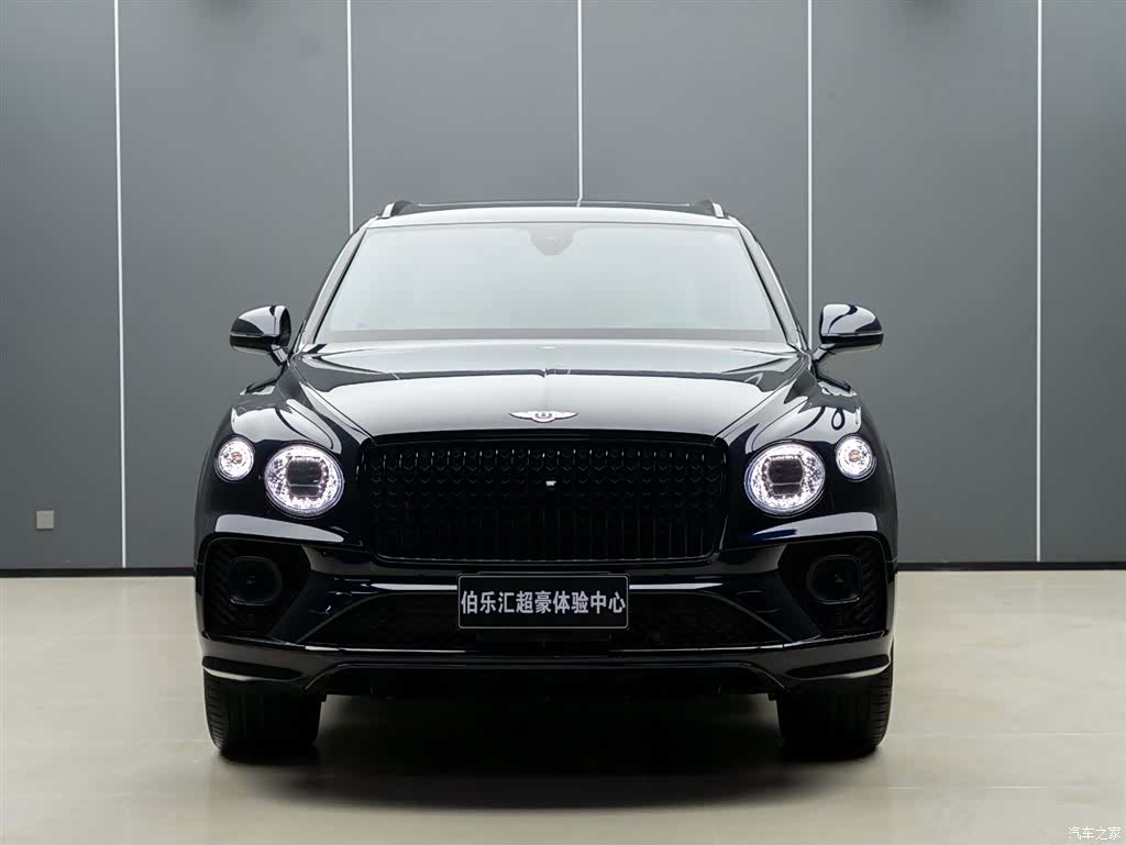 Bentley Bentayga, 2025 4