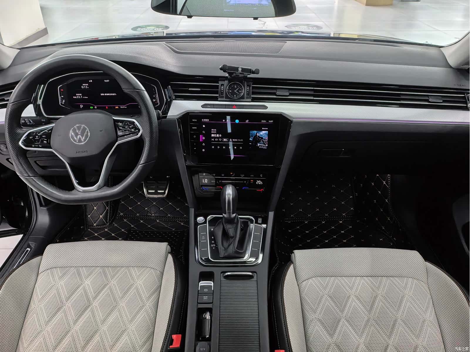 Volkswagen Magotan, 2023 все фото