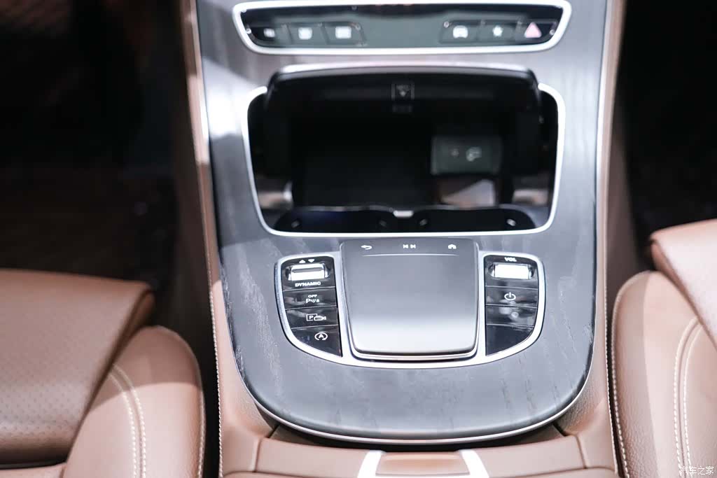 Mercedes-Benz E-Class, 2022 22