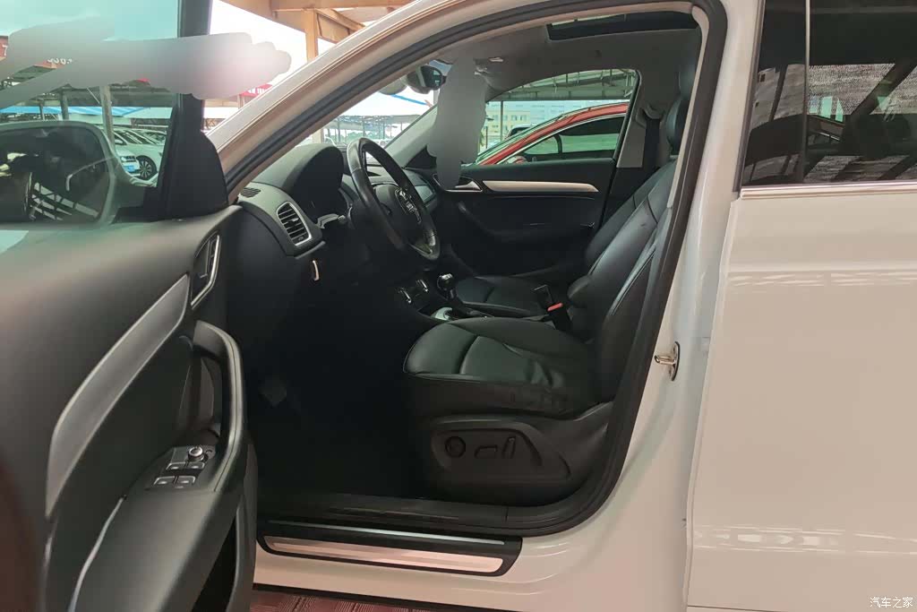 Audi Q3, 2015 9