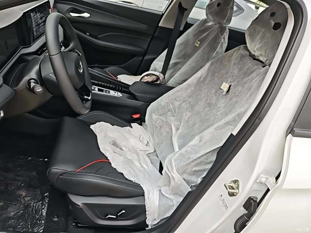 Geely Binray, 2026 15