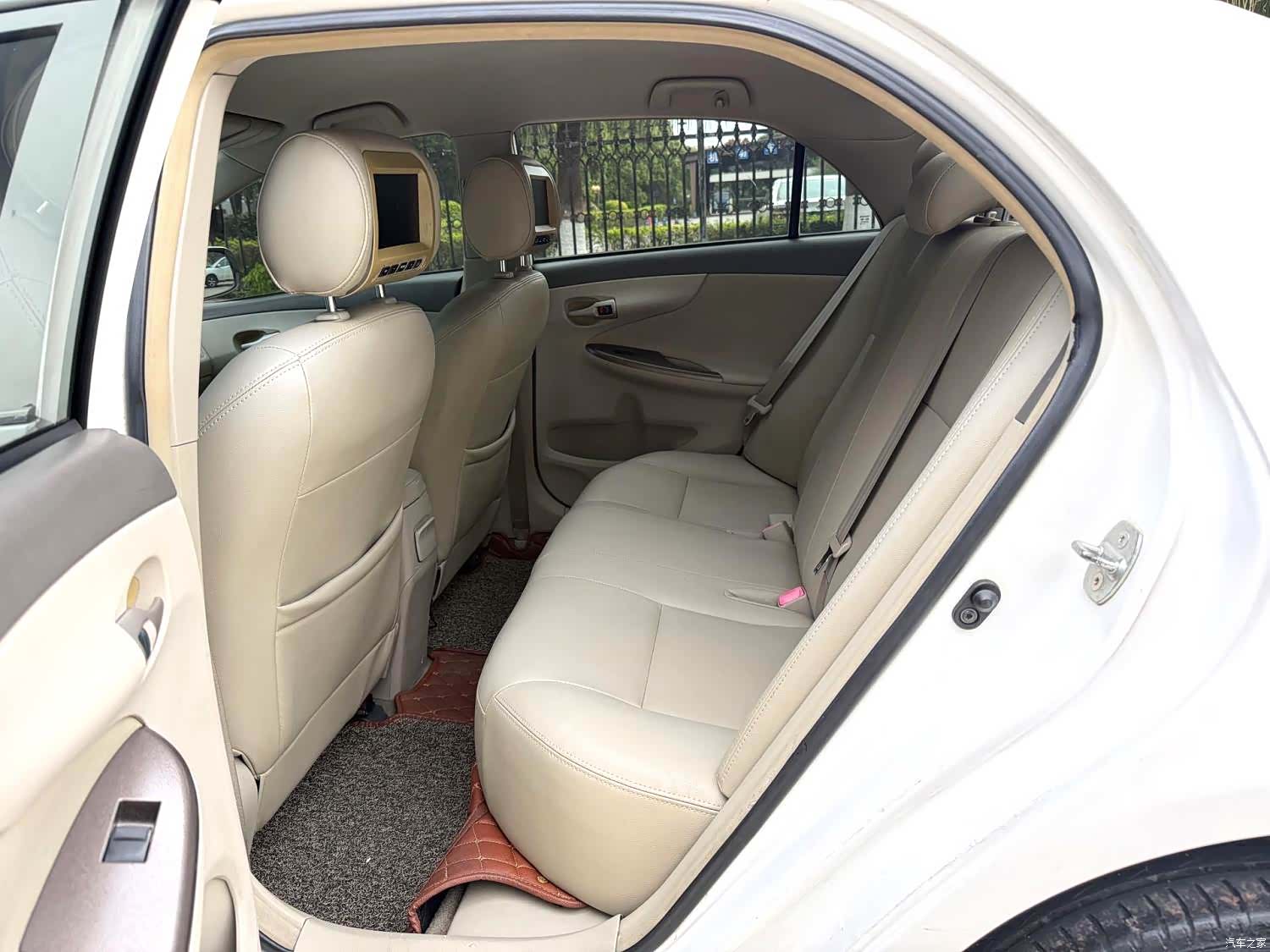 Toyota Corolla, 2010 все фото