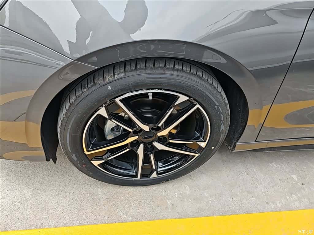 Geely Binray, 2026 23