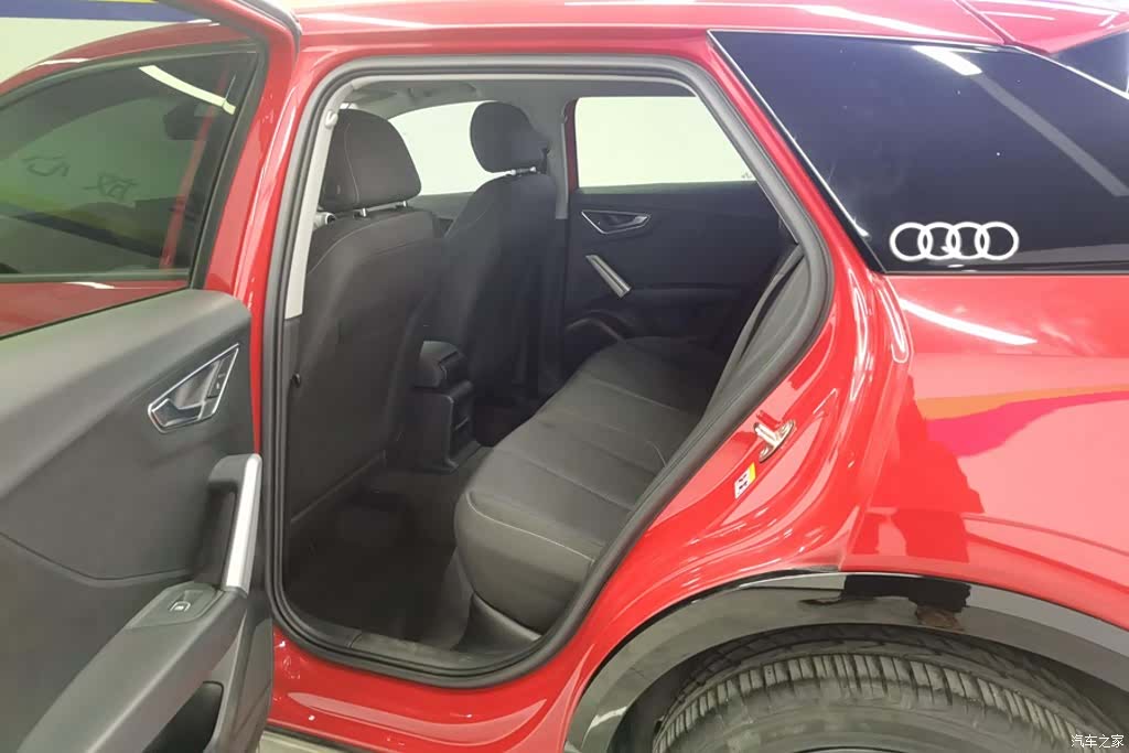 Audi Q2L, 2021 11