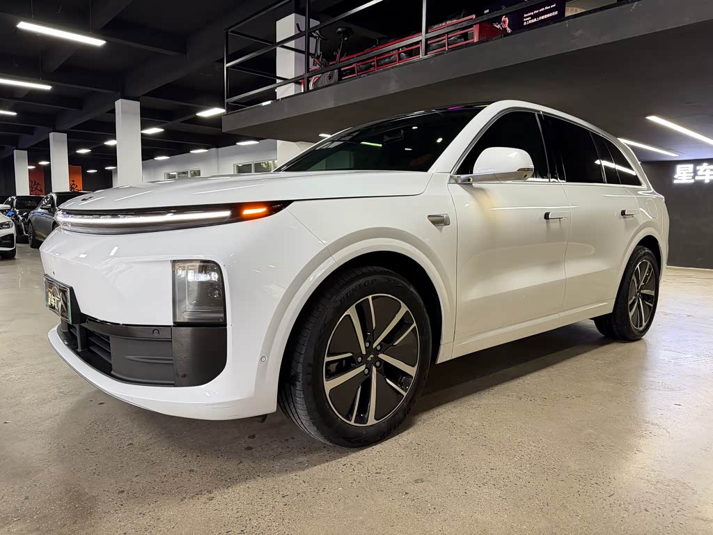 Li Auto L6
