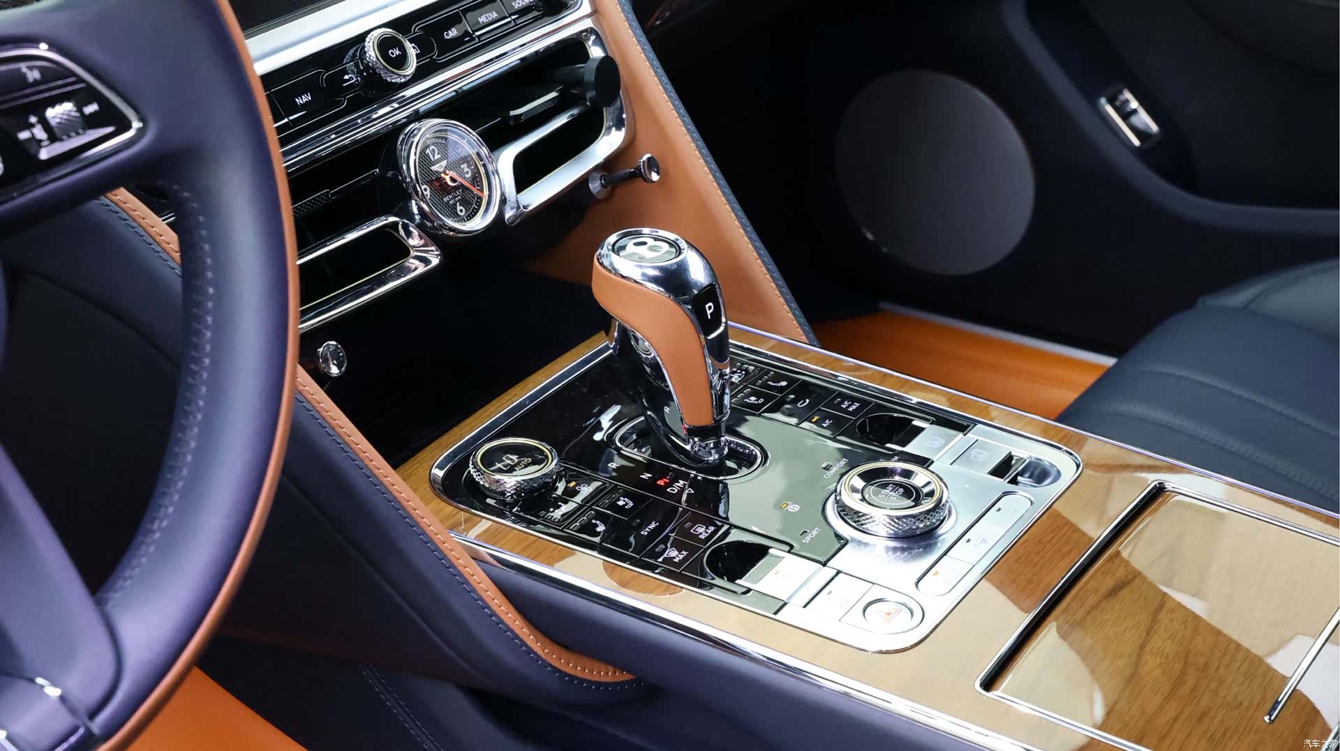 Bentley Flying Spur, 2023 21