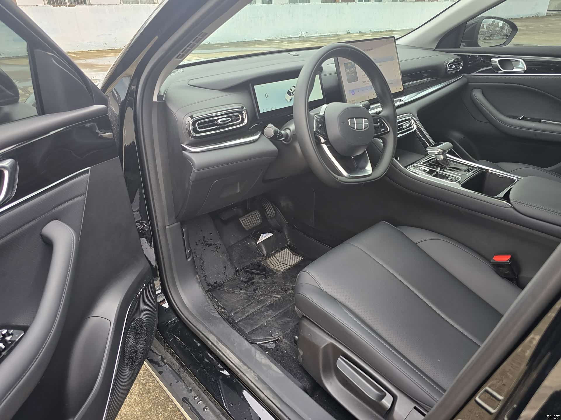 Geely Emgrand, 2026 12