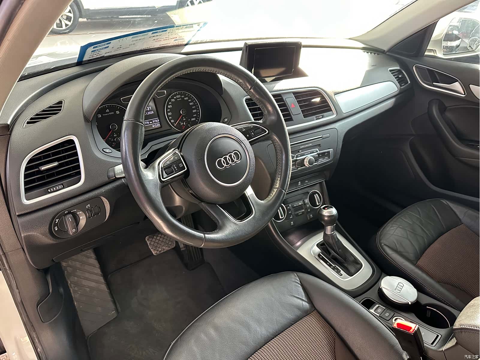 Audi Q3, 2018 10
