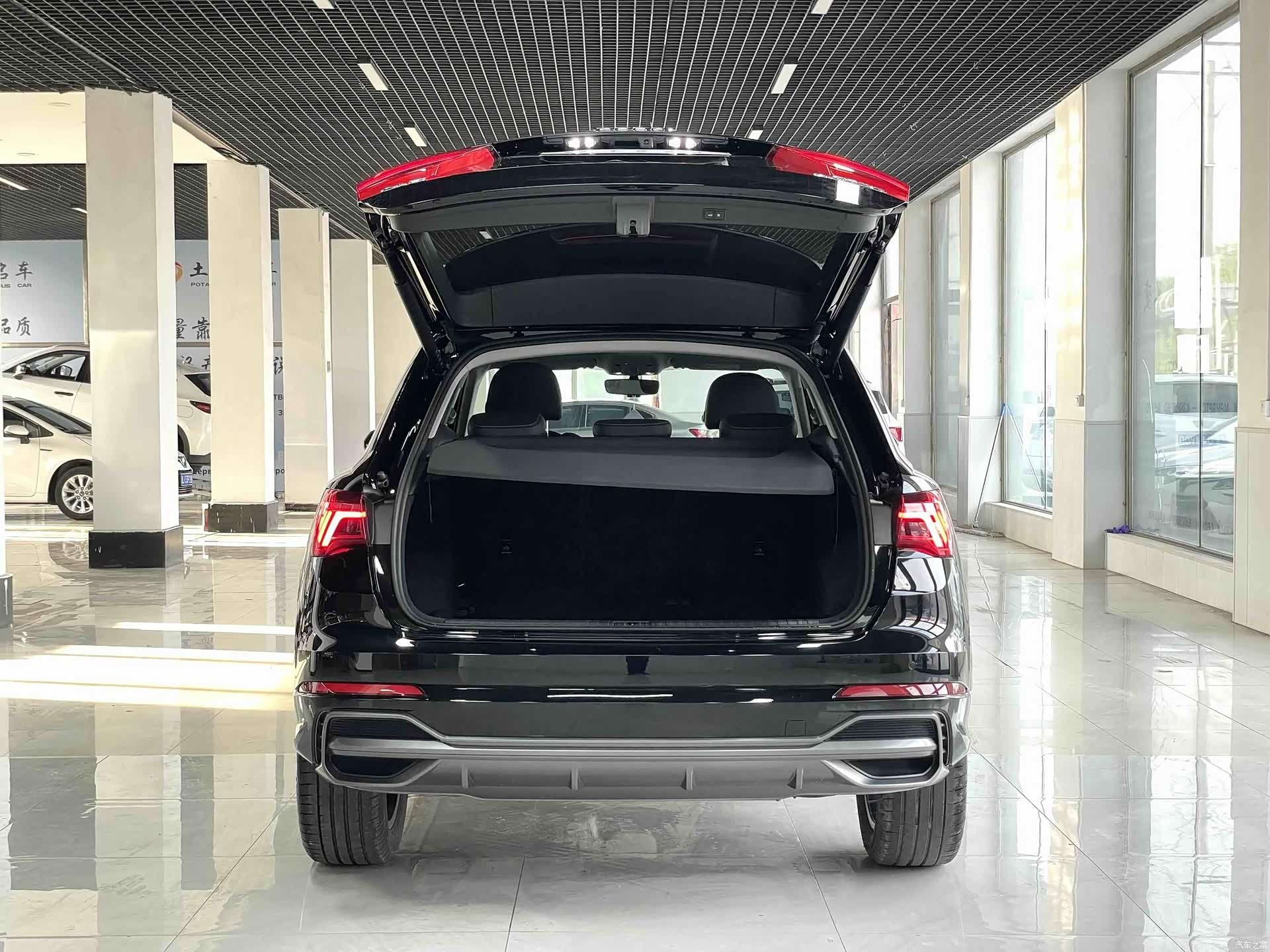 Audi Q3, 2023 17
