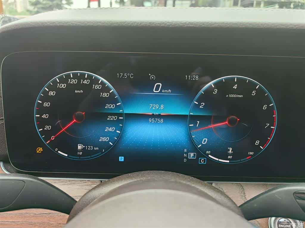 Mercedes-Benz E-Class, 2022 9