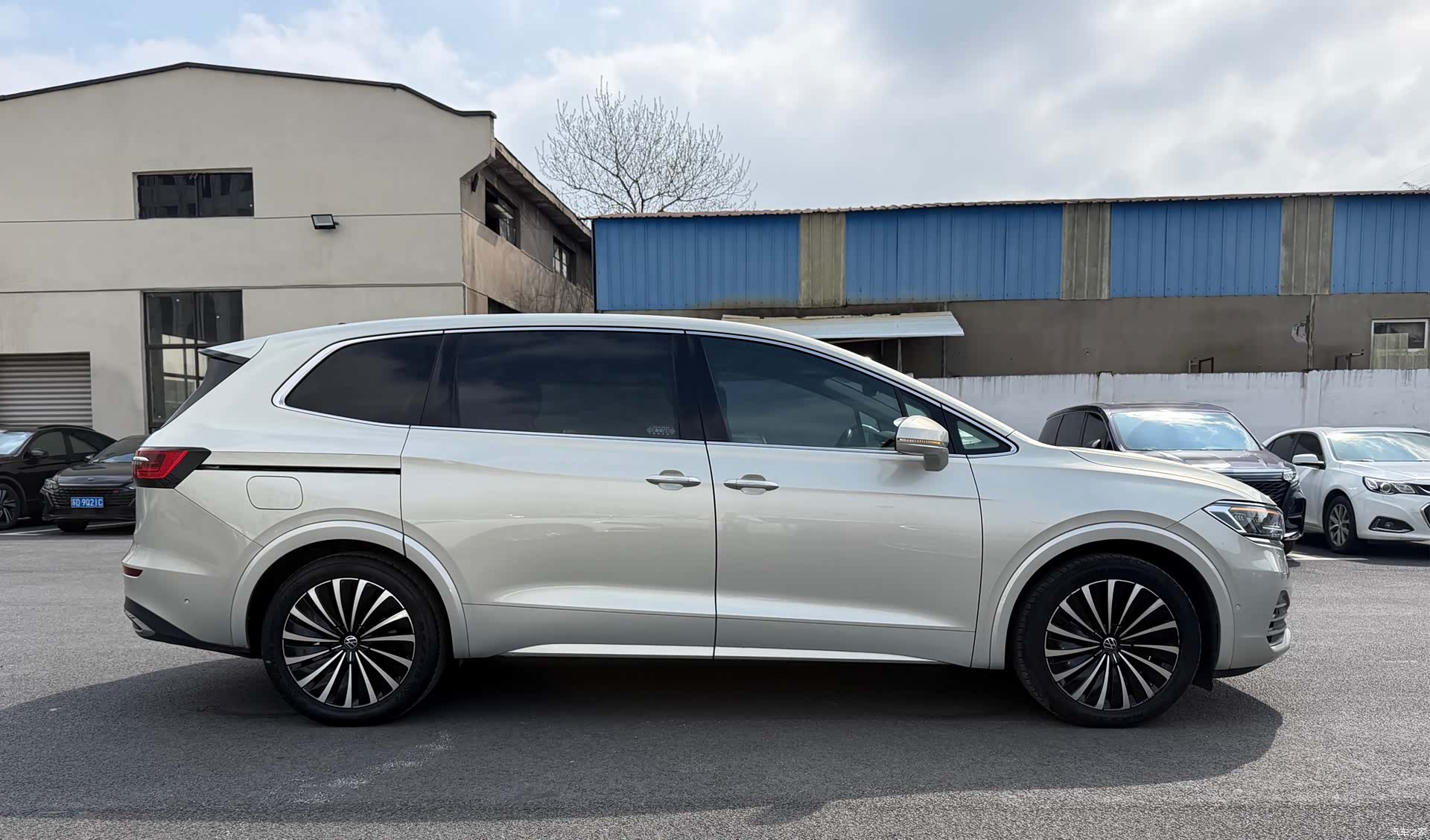 Volkswagen Viloran, 2022 4