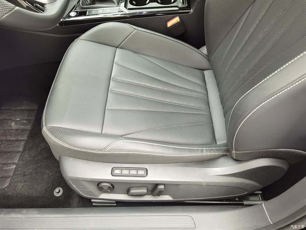 Volkswagen Passat, 2025 20