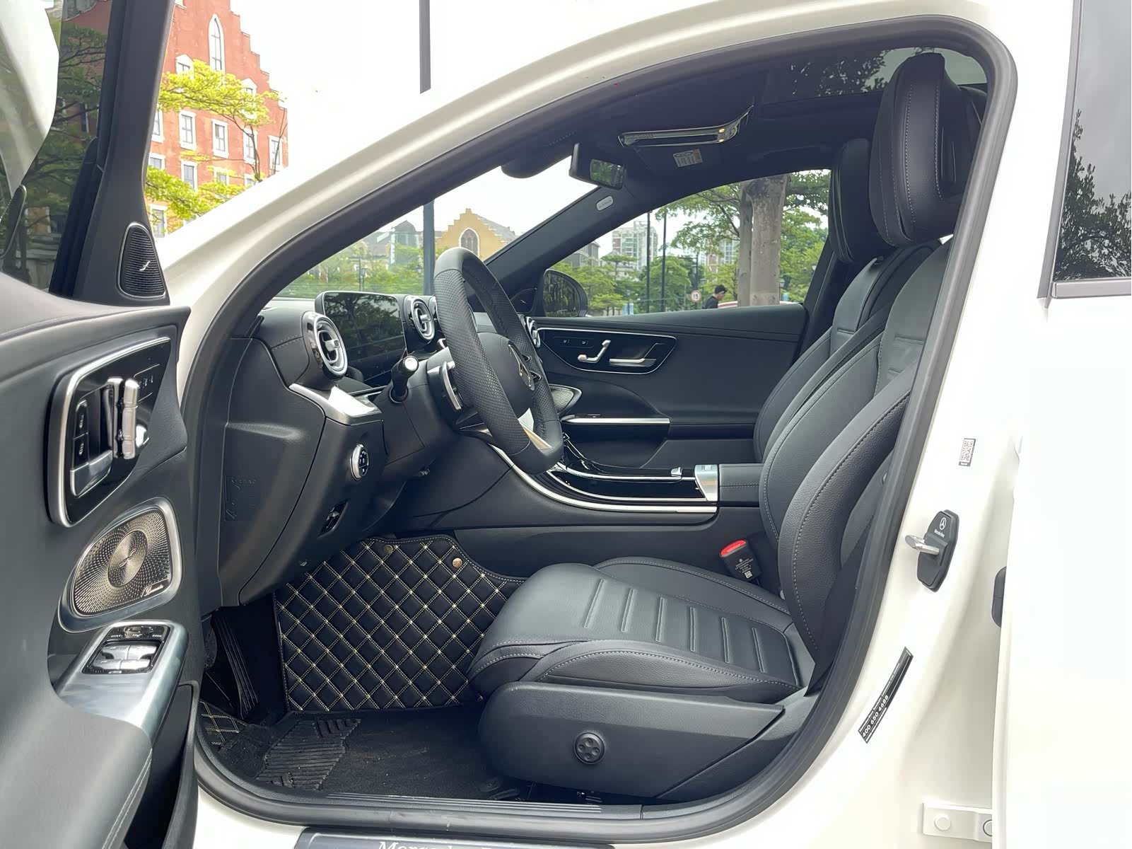 Mercedes-Benz C-Class, 2025 11
