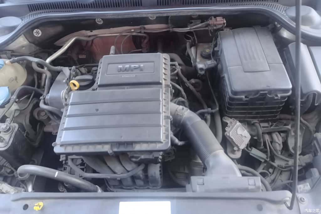 Volkswagen Sagitar, 2016 10