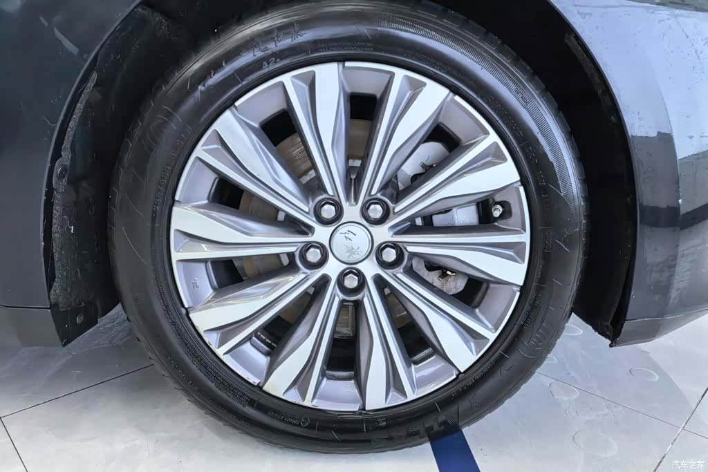 Hongqi QM5, 2023 6