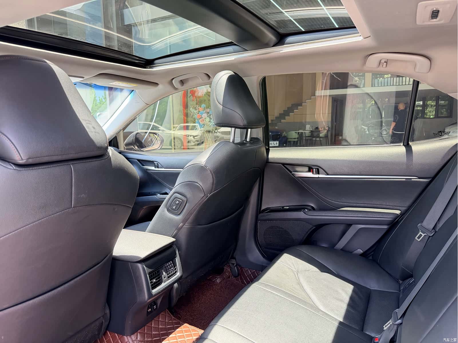 Toyota Camry, 2022 все фото