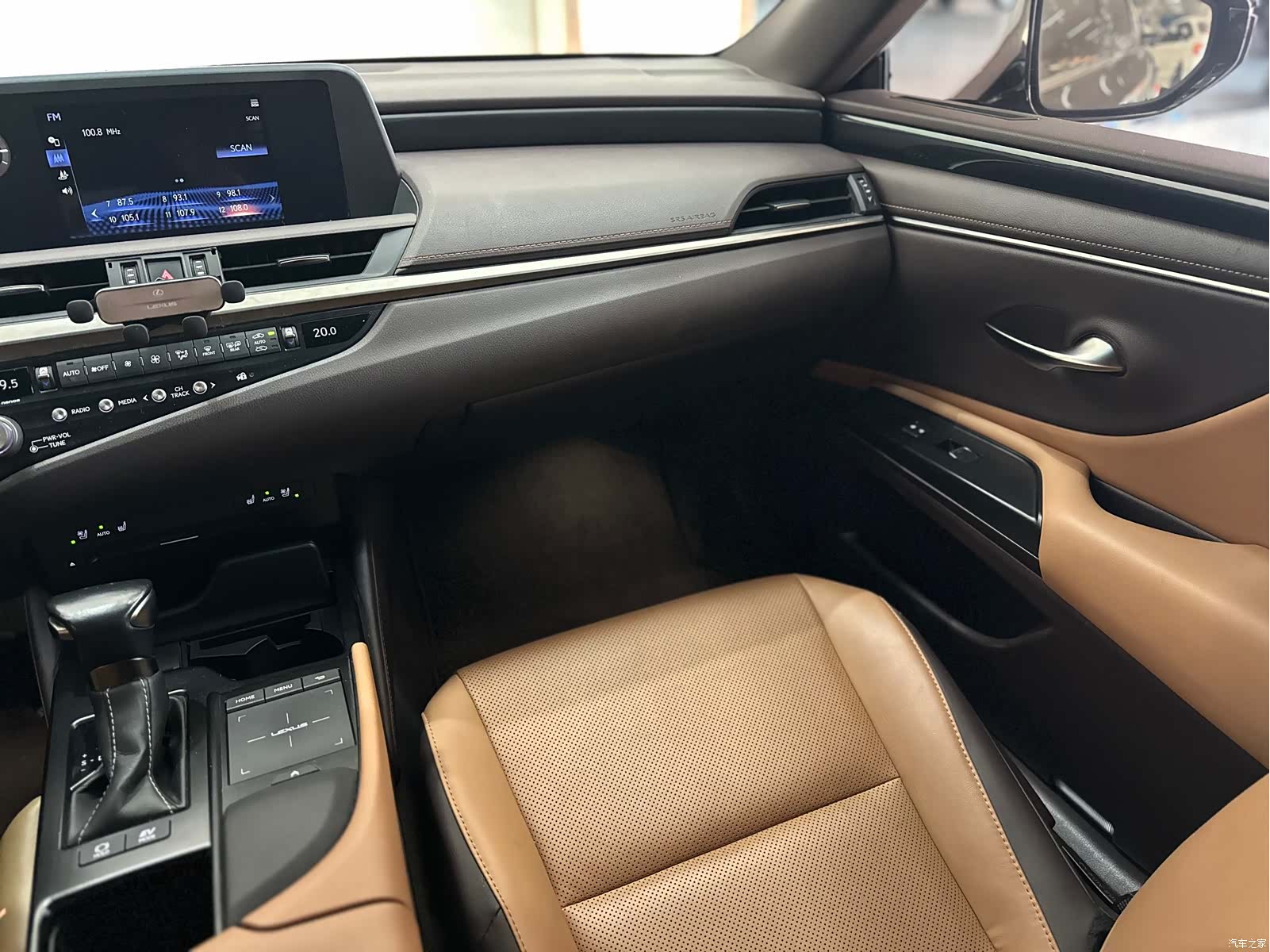 Lexus ES, 2021 12