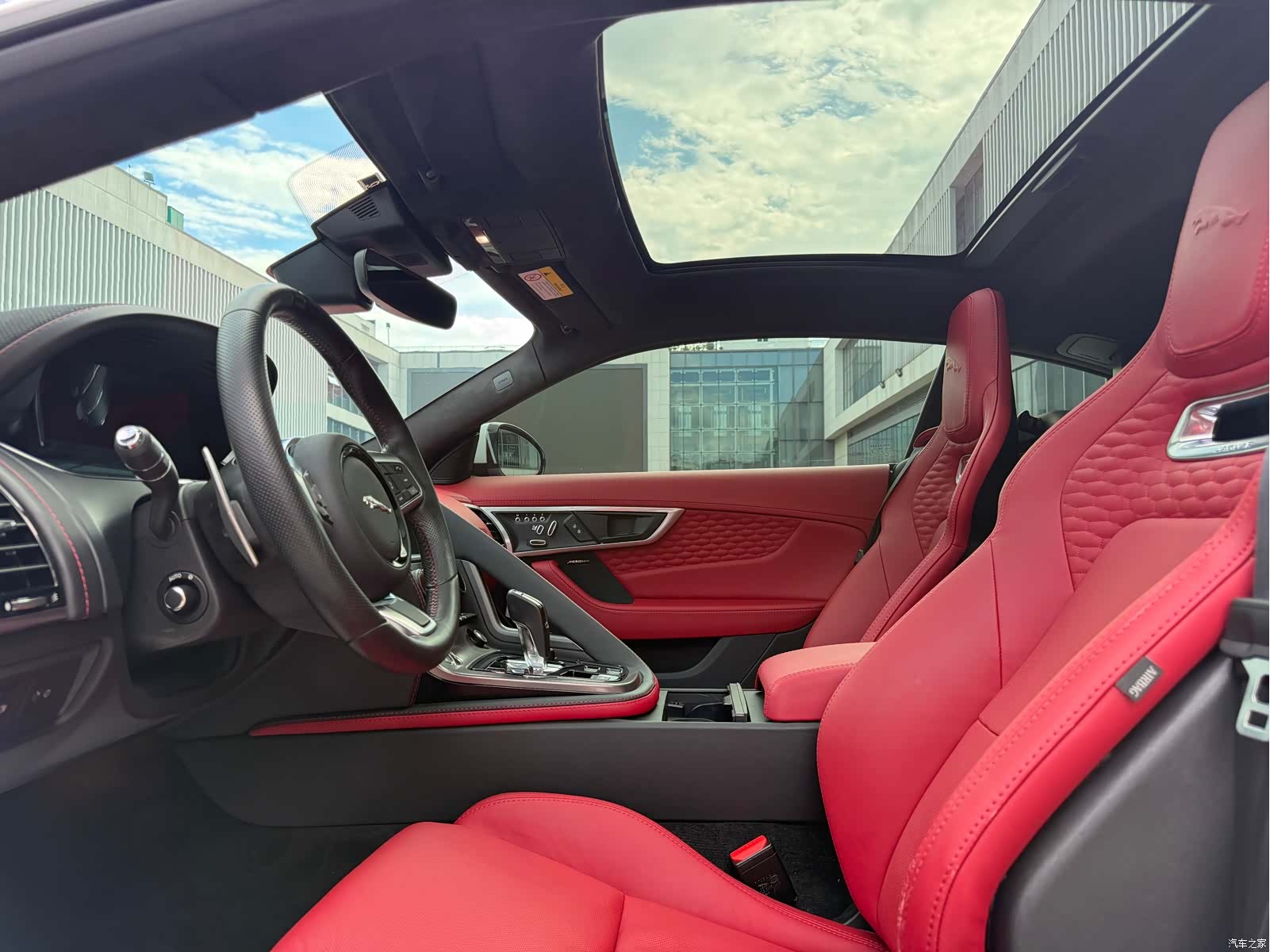 Jaguar F-TYPE, 2021 9