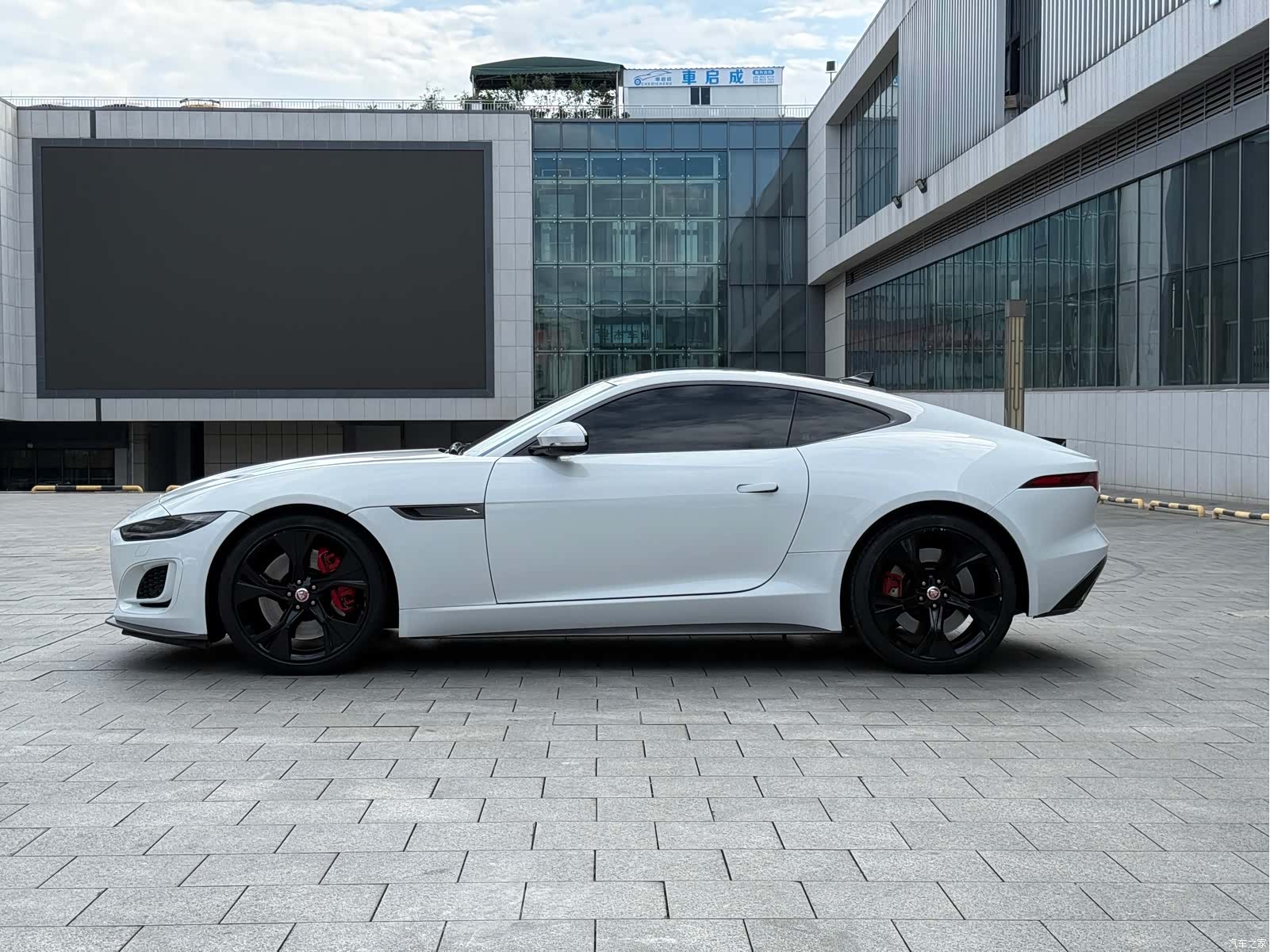Jaguar F-TYPE, 2021 12
