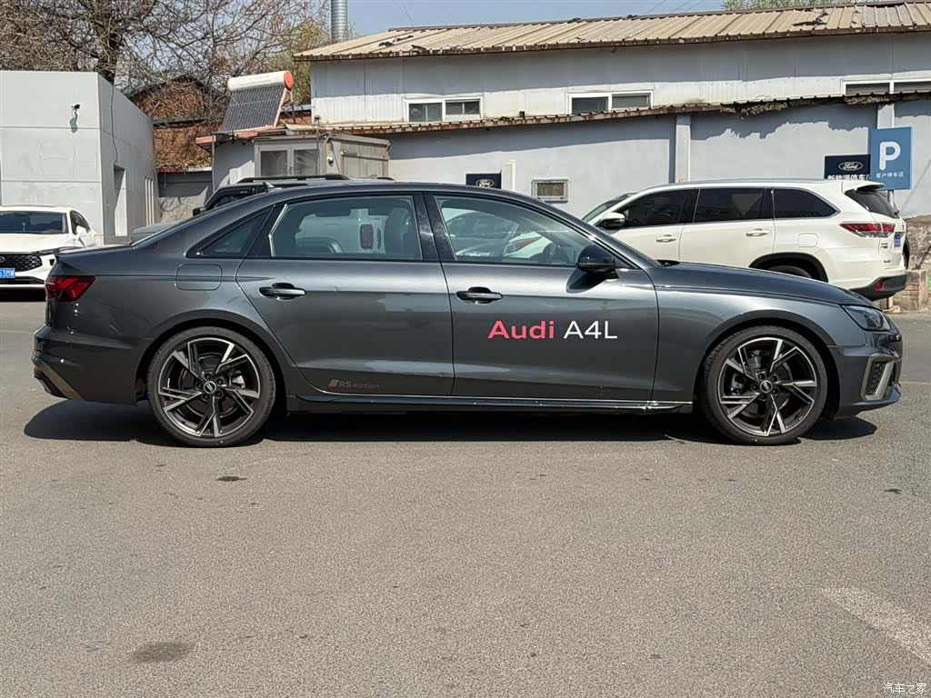 Audi A4L, 2024 все фото