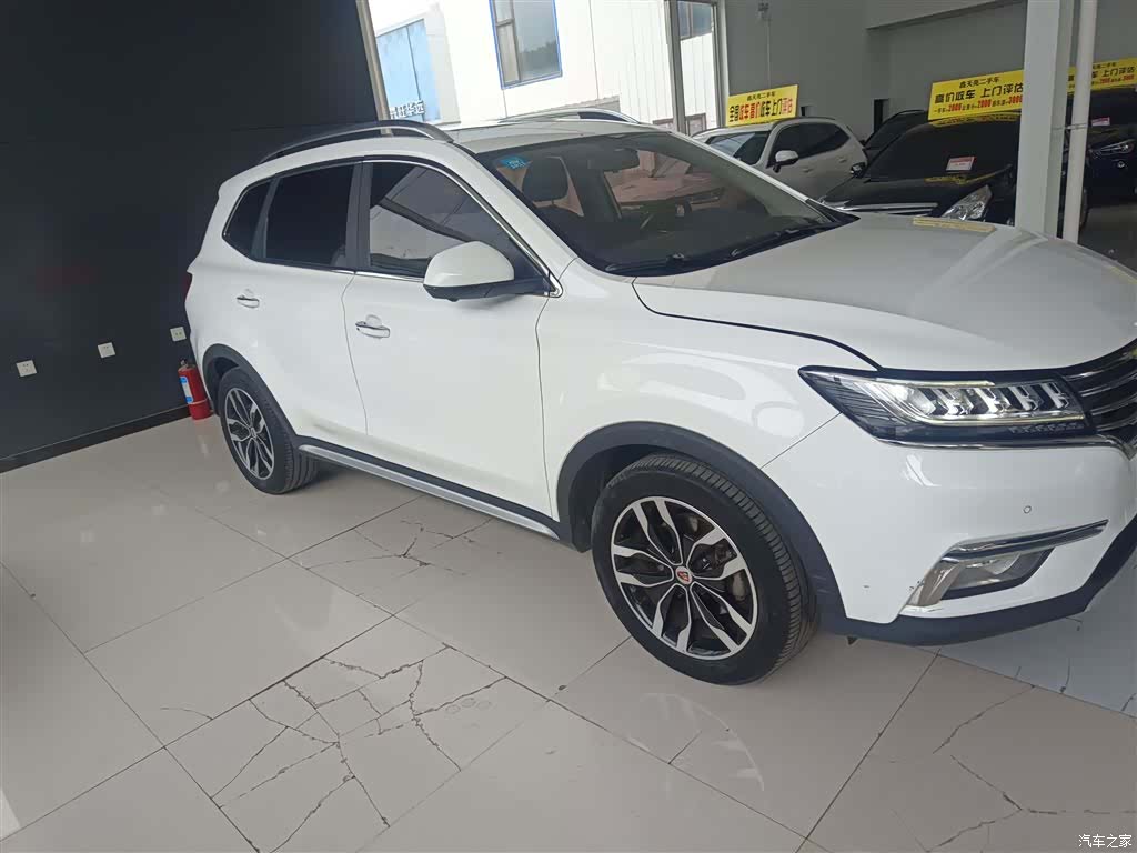 Roewe RX5, 2017 4
