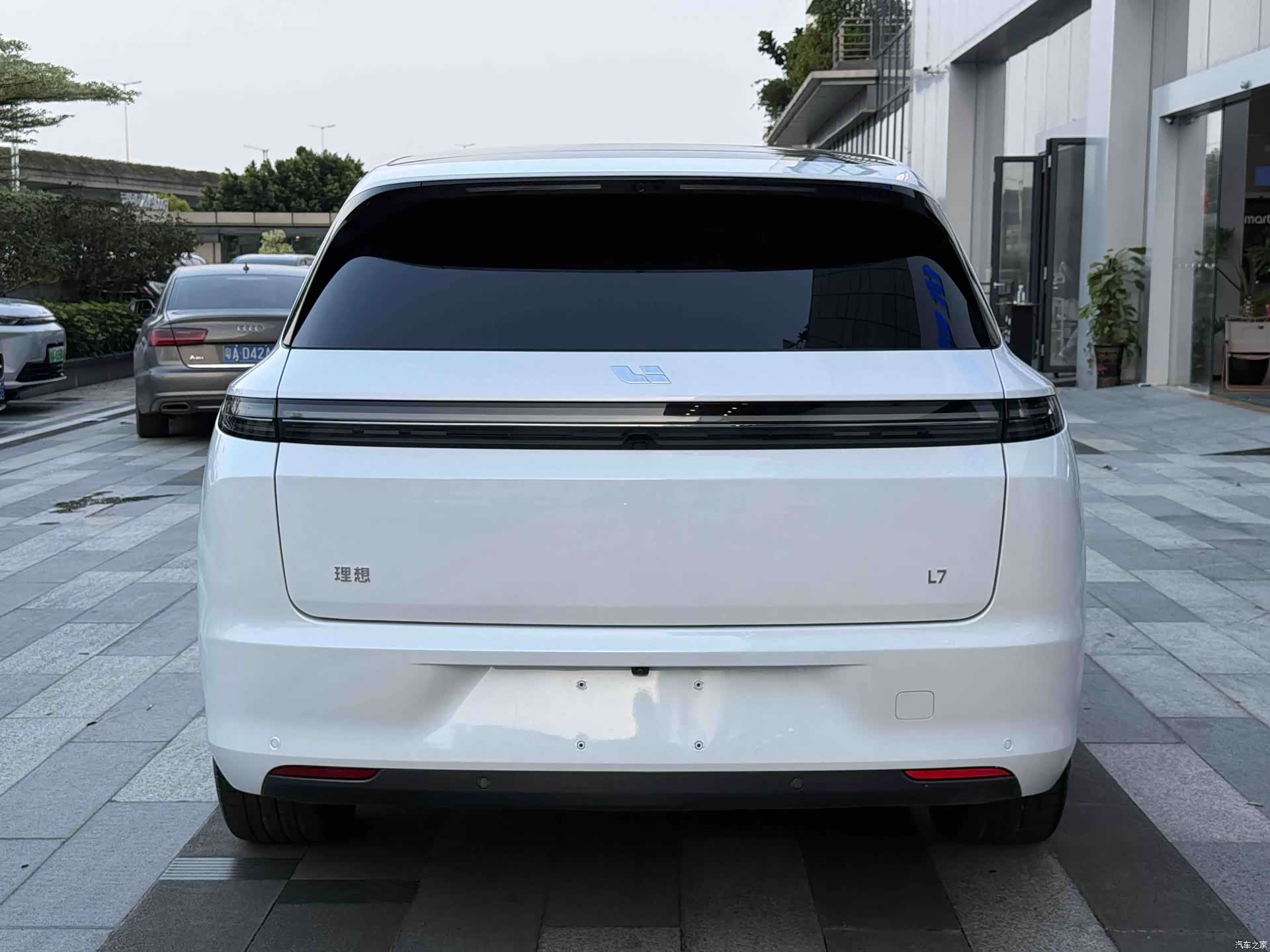Li Auto L7, 2023 все фото