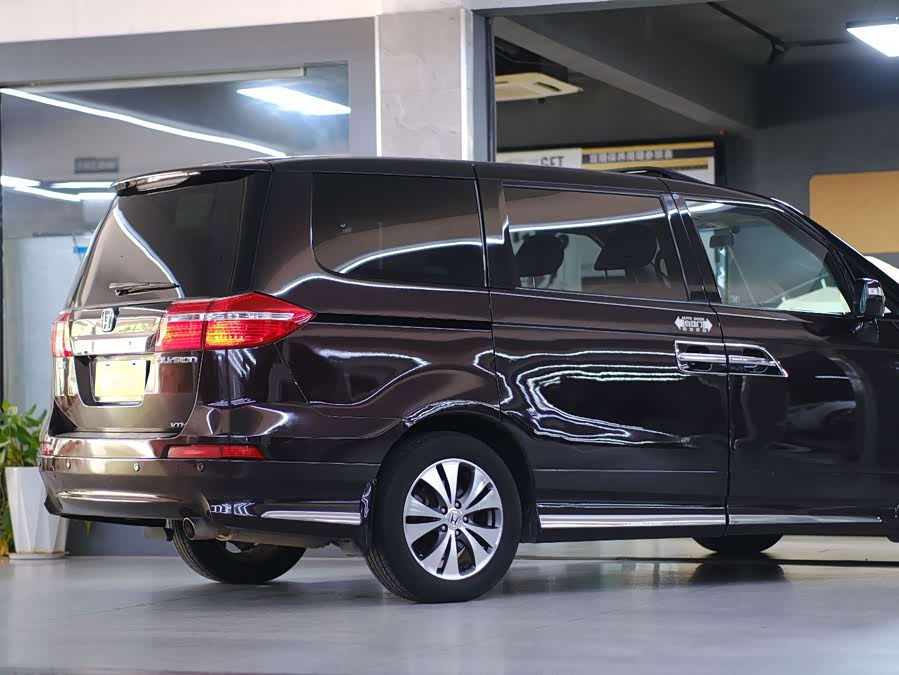 Honda Elysion 2015, фото 4