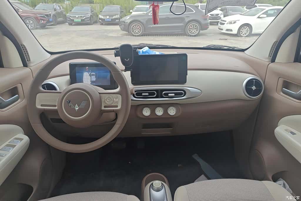 Wuling MINIEV, 2025 12