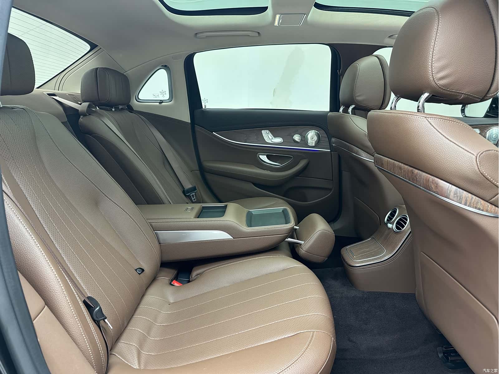 Mercedes-Benz E-Class, 2022 8