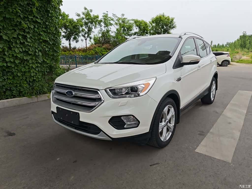 Ford Kuga, 2018 1