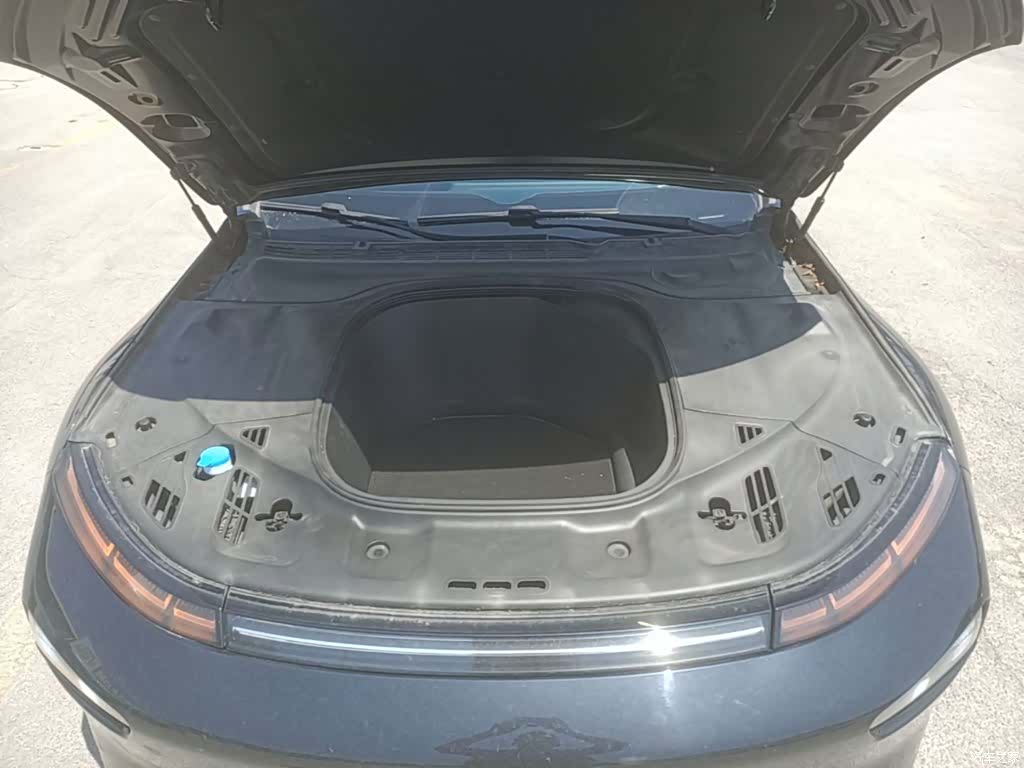 Xpeng P7, 2021 16