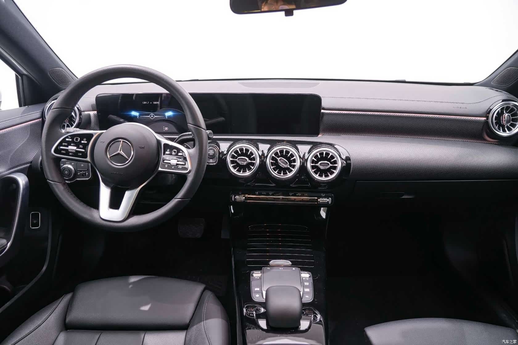 Mercedes-Benz A-Class, 2021 18