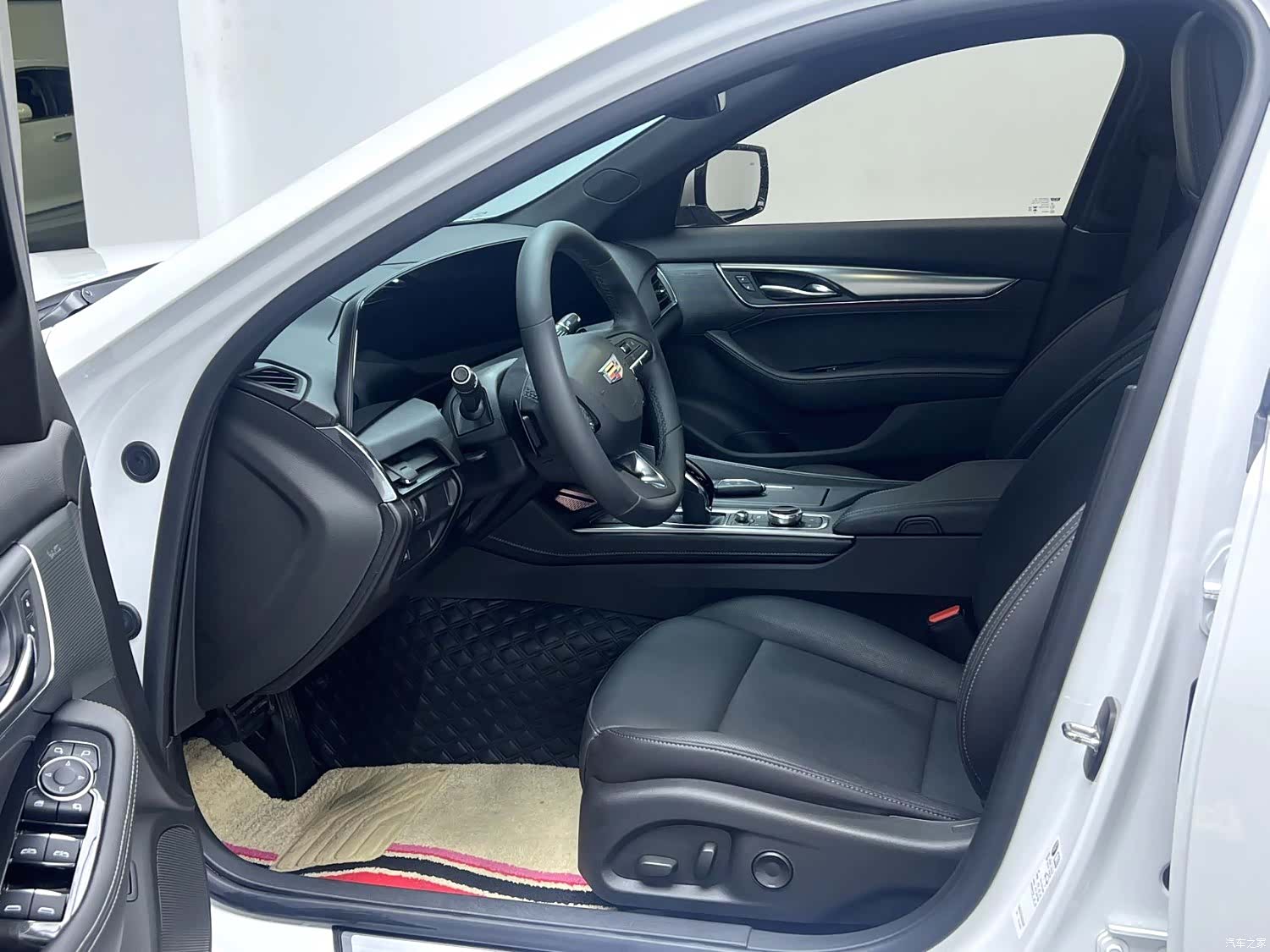 Cadillac CT5, 2023 все фото