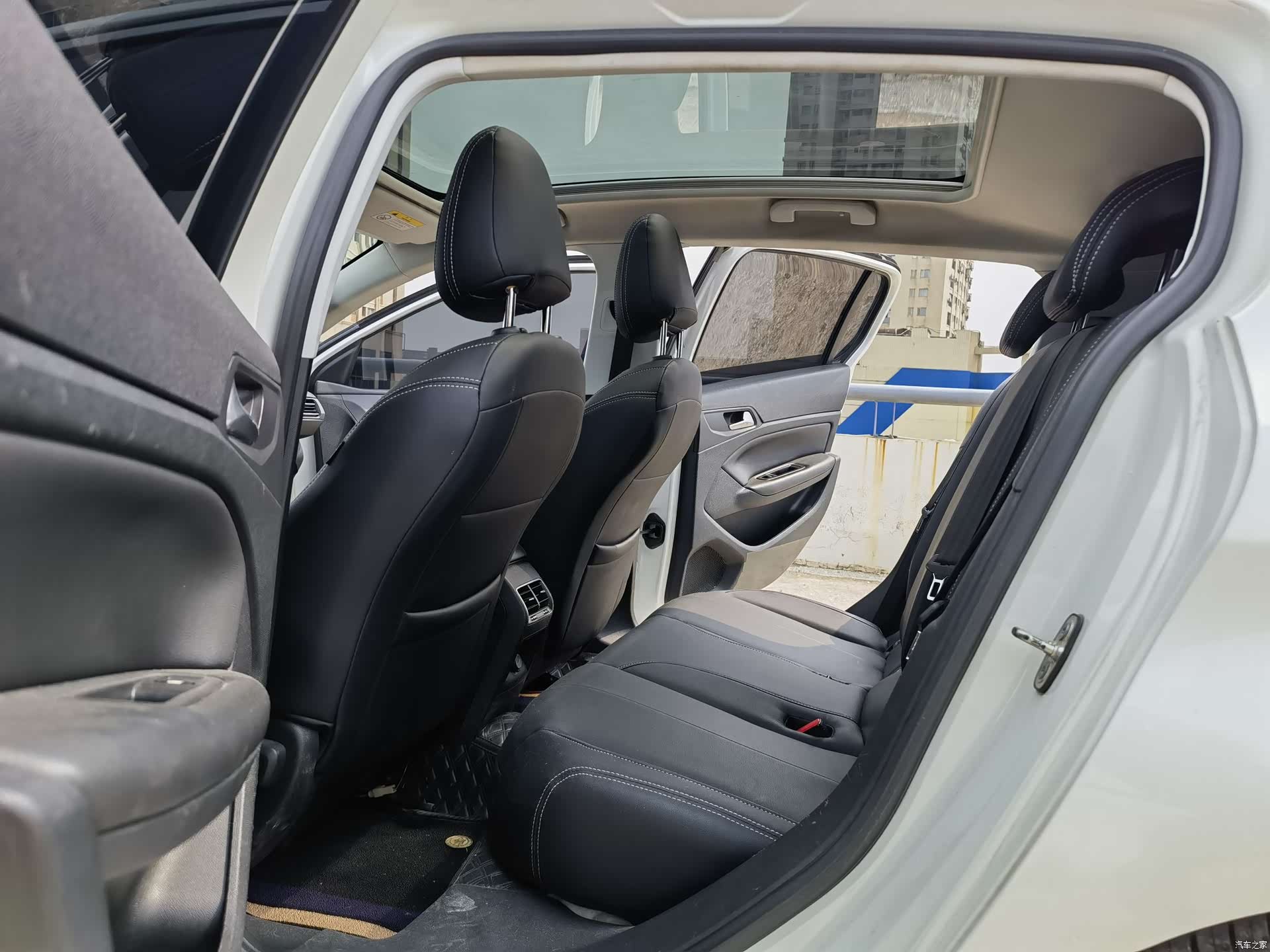 Peugeot 308, 2015 6
