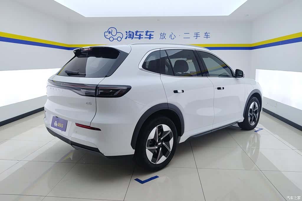 Geely Galaxy E5, 2025 3