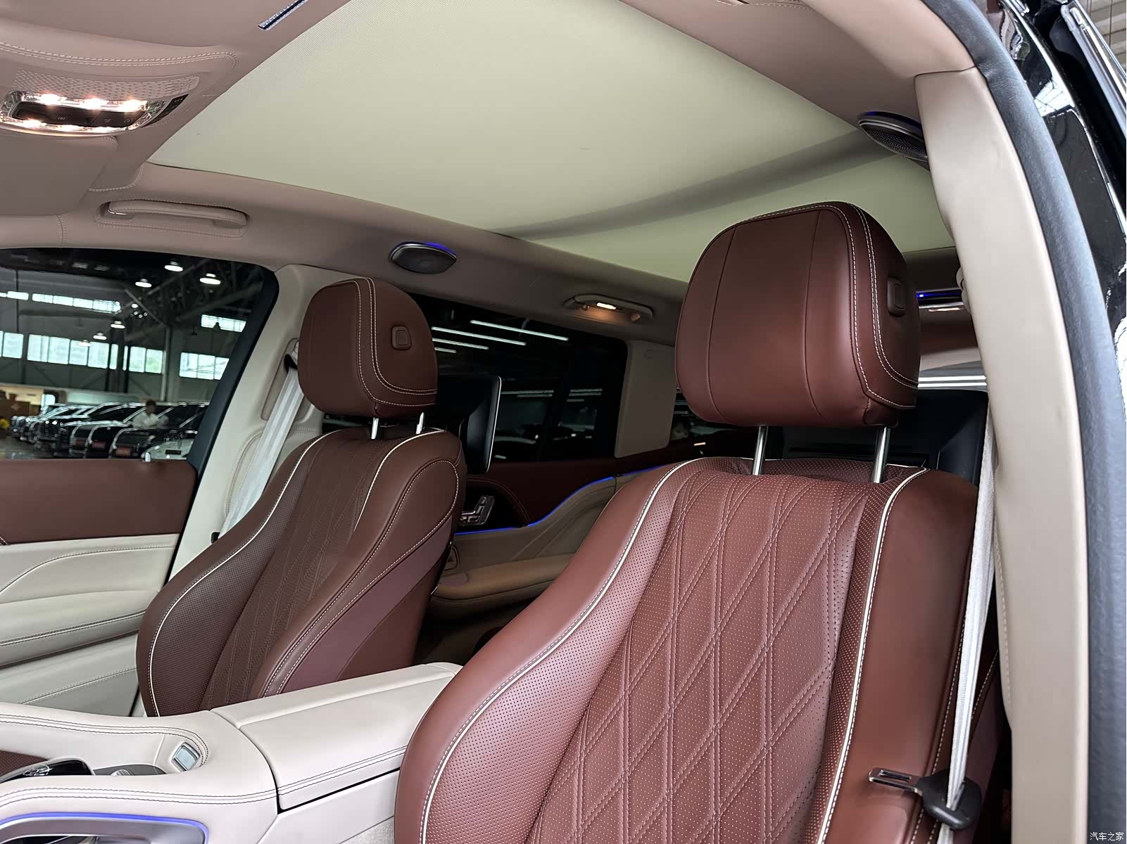 Mercedes-Benz GLS, 2024 13